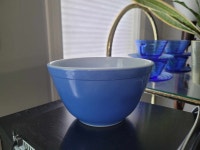 Vintage Pyrex Bowl 401 REVERSE primary *from the new colours set Mississauga / Peel Region Toronto (GTA) Preview