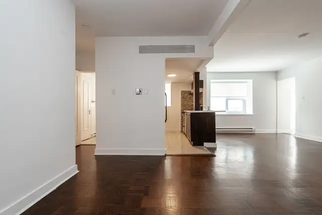Renovated two bedroom, St. Clair and Yonge - ID 1266 in Long Term Rentals in City of Toronto - Image 4