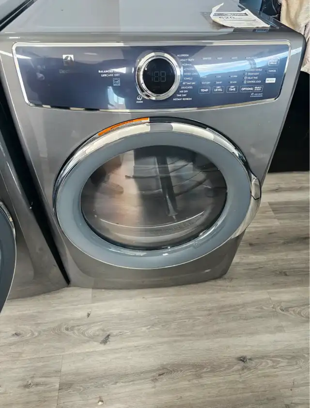 CAN DELIVER Electrolux 27" Grey Frontload Stackable Washer Dryer in Washers & Dryers in Hamilton - Image 6
