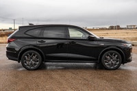Rear Spoiler,Power Liftgate,Power Door Locks,Rain Sensing Wipers,Rear Defrost,Intermittent Wipers,Pa... (image 4)