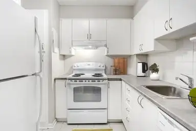 5500 Borden Avenue - Le Monteverdi Apartment for Rent