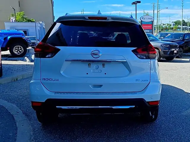 2020 Nissan Rogue SL in Cars & Trucks in Markham / York Region - Image 4