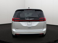 This 2026 CHRYSLER PACIFICA SELECT has the following options Caprice Leatherette Bucket Seats, Remot... (image 4)
