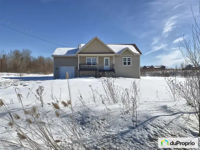 $594,999 - Bungalow for sale in Sherbrooke (Rock Forest) in Houses for Sale in Sherbrooke - Image 2