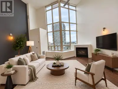 Welcome to this spacious 2-storey loft in the sought-after Mystic Pointe community in Mimico. Offeri...