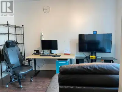 213 - 215 FORT YORK BOULEVARD Toronto (Niagara), Ontario