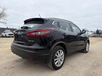 | Blind Spot Warning | Power Moonroof | Heated Front Seats | Heated Steering Wheel | Rear Parking Se... (image 4)