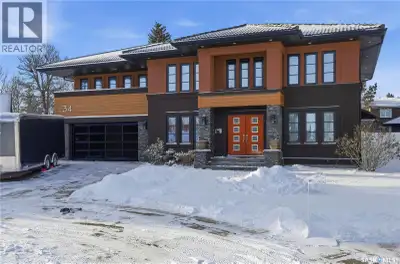 Welcome to 34 Leslie Place, a quiet bay in Regina’s desirable Albert Park. This extensively renovate...