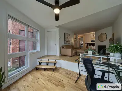 Situé au coeur de l'Île-des-Soeurs, ce superbe condo de coin au rez-de-chaussée, impeccablement entr...