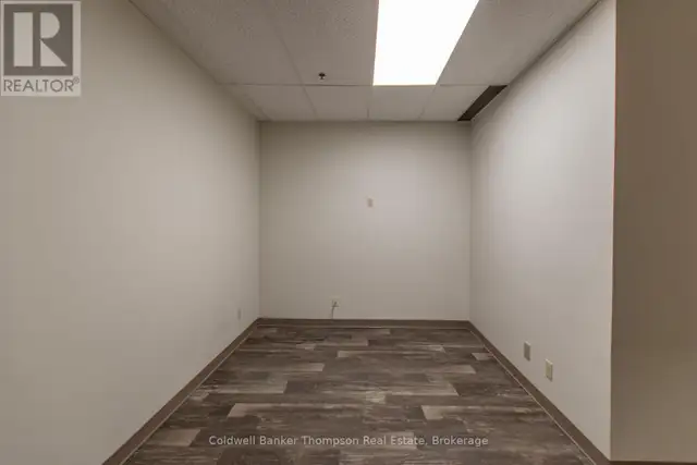 216 - 1 CRESCENT ROAD Huntsville (Brunel), Ontario in Commercial & Office Space for Rent in Muskoka - Image 8