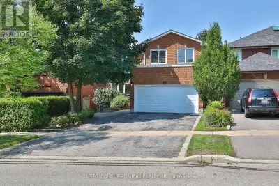 Welcome To 27 Green Acres. A Beautifully Maintained Residence, Over 3,000 Sq. Ft. & True Pride Of Ow...