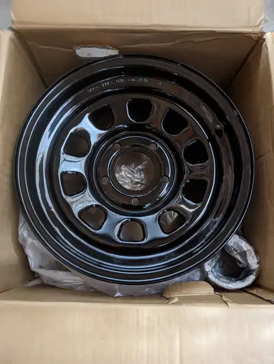 Size: 16x7 Bolt Pattern: 5x135 Centre Bore: 87.1 Offset: 12 Colour: Black SKU: 101MB-1651358712 #212