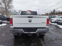 "• Tinted_Windows • Power_Steering • Power_Brakes • Power_Windows • Air_Conditioning • Tilt_Steering... (image 3)