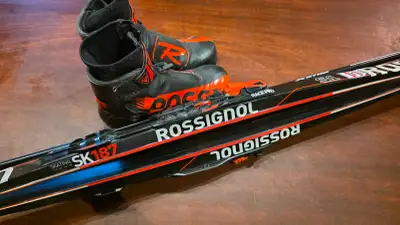 Rossignol X-IUM Premium S1 Skate Ski Package – 187 cm  Excellent, View more