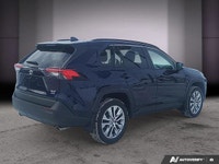 2021 Toyota RAV4 Le Toyota RAV4 XLE 2021 est équipé d'un moteur 4 cylindres de 2,5 L développant 203... (image 4)