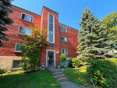 Saint Laurent 3 Bedroom Apartment for Rent - 1650 - 1670 Rue Deg, View more