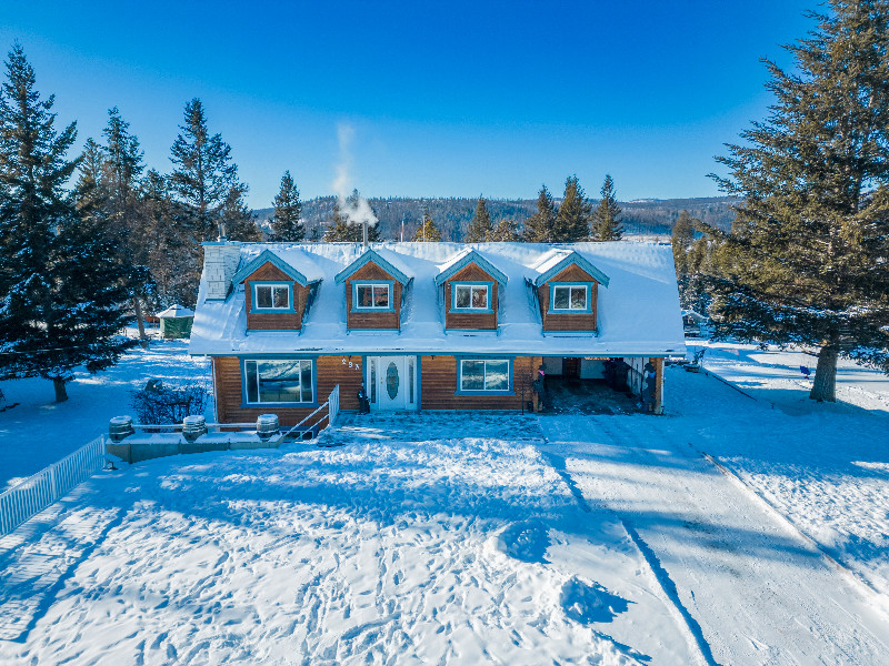 Outdoor enthusiasts!!! Tudor style log home on acreage!!! in Houses for Sale in Kamloops