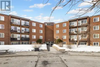 Bright and well-maintained main-floor 1-bedroom condo in sought-after Beacon Hill South. Hardwood an...
