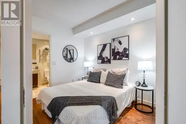 402 - 218 QUEENS QUAY W Toronto (Waterfront Communities), Ontari63005670654081123