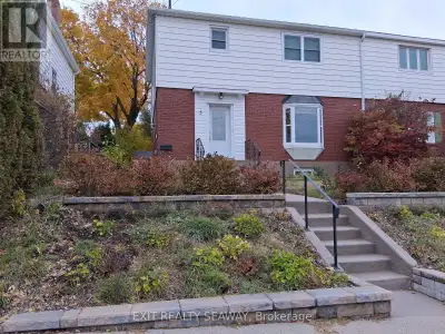 Fabulously located near Cornwall's waterfront, scenic walking and biking trails, Lamoureux Park, the...