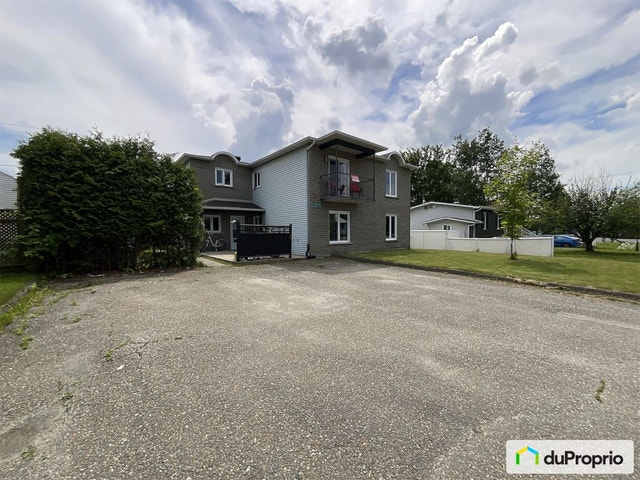 $655,000 - Duplex for sale in Sherbrooke (Rock Forest) — photo 2