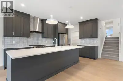 Located in the new community of Southbow Landing, this brand new Trico-built Monroe model is a 2,268...