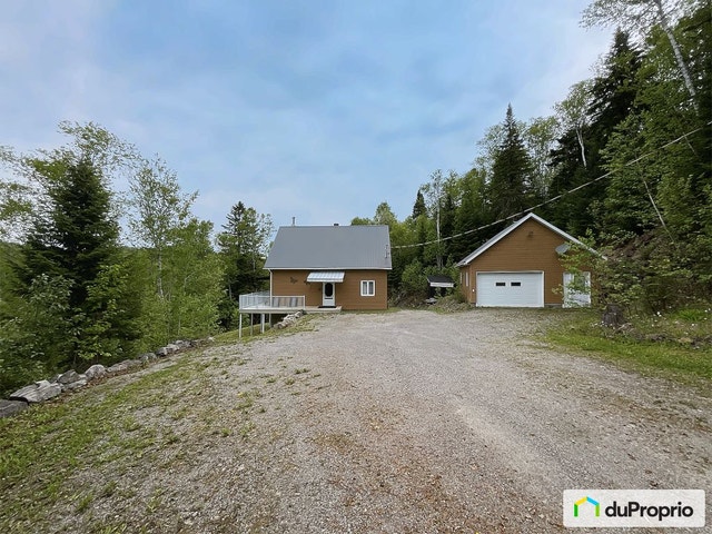 $460,000 - Cottage for sale in St-Narcisse-De-Rimouski — photo 1