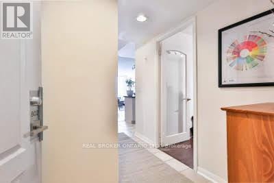 802 - 18 STAFFORD STREET Toronto (Niagara), Ontario 4