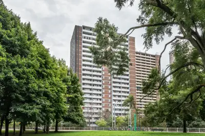 one bedroom, Gerrard and DVP - ID 2710