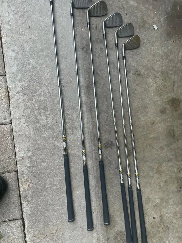 TaylorMade RBZ Right Handed Golf Clubs - 6 Available to buy in Golf in City of Toronto - Image 4