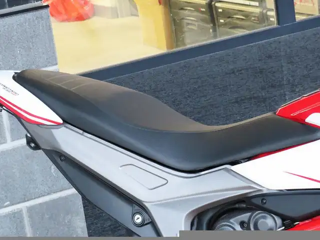 2016 Ducati Hypermotard 939 SP in Sport Touring in Cambridge - Image 9