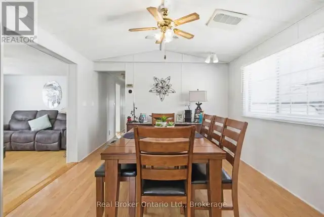 428 PINE PASS Centre Wellington, Ontario in Houses for Sale in Oakville / Halton Region - Image 14