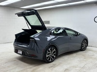 Local accident-free trade with only 4,99KM! This Toyota Prius Plug-In Hybrid delivers a Gas/Electric... (image 7)