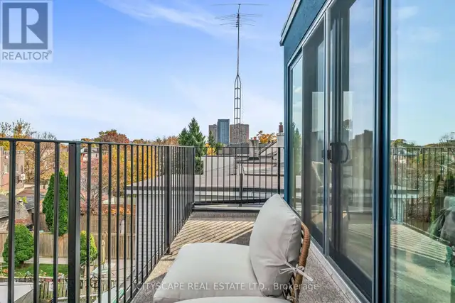UPPER - 61 EDWIN AVENUE Toronto (Dovercourt-Wallace Emerson-Junc in Long Term Rentals in City of Toronto - Image 39