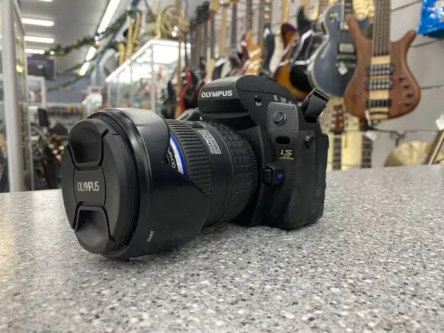 Olympus E-5 DSLR Camera64689496913537121