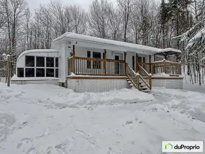 Charmante maison à vendre Secteur paisible avec grand terrain boisé ! Située dans un environnement c...