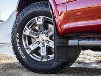 This Ford is a reliable and capable full-size truck that is built to handle both work and everyday d... (image 9)