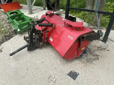 Front mount sweeper for a compact tractor. came off Massey 1640 tractor but will fit multiple other...