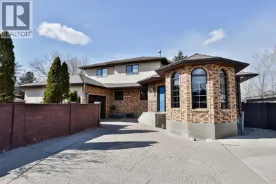 TRULY UNIQUE!!!! This is One of Those special properties. HUGE 6 BEDROOM HOME AND A MASSIVE YARD!! O...