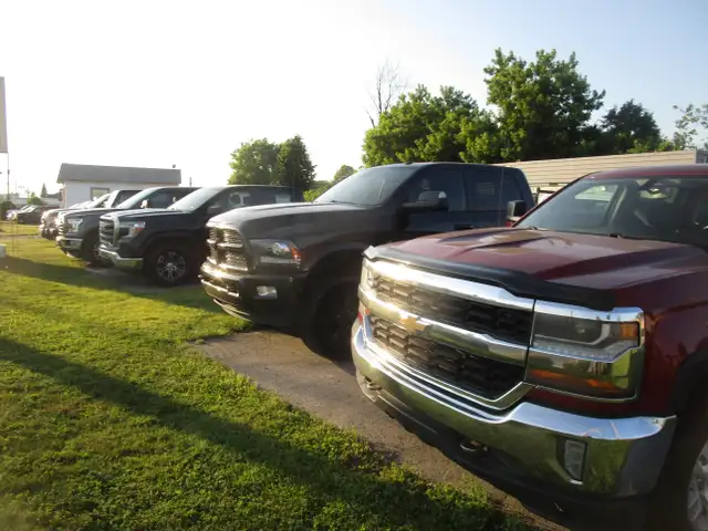 Chevrolet SilveradoZ71 OFF ROAD 1500 4WD Crew Cab LT w/2LT 2LT 2 in Cars & Trucks in Laval / North Shore - Image 33