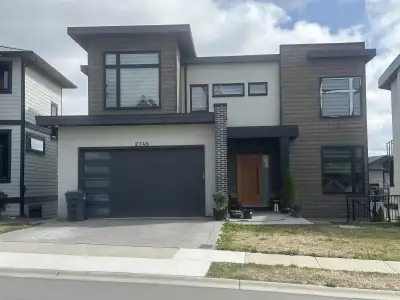 Beautiful custom-built 2-storey home with basement in Eagle Mountain, close to parks, trails, creeks...
