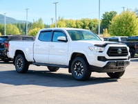 Pre-Owned 2020 Toyota Tacoma TRD Off-Road Double Cab 4x4 Proven Reliability, Trail-Ready Performance... (image 4)