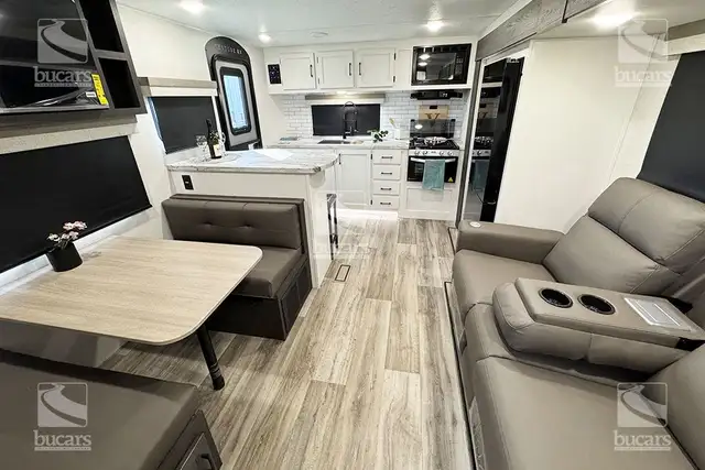 2025 VENTURE RV STRATUS 241VRK in Travel Trailers & Campers in Calgary - Image 15