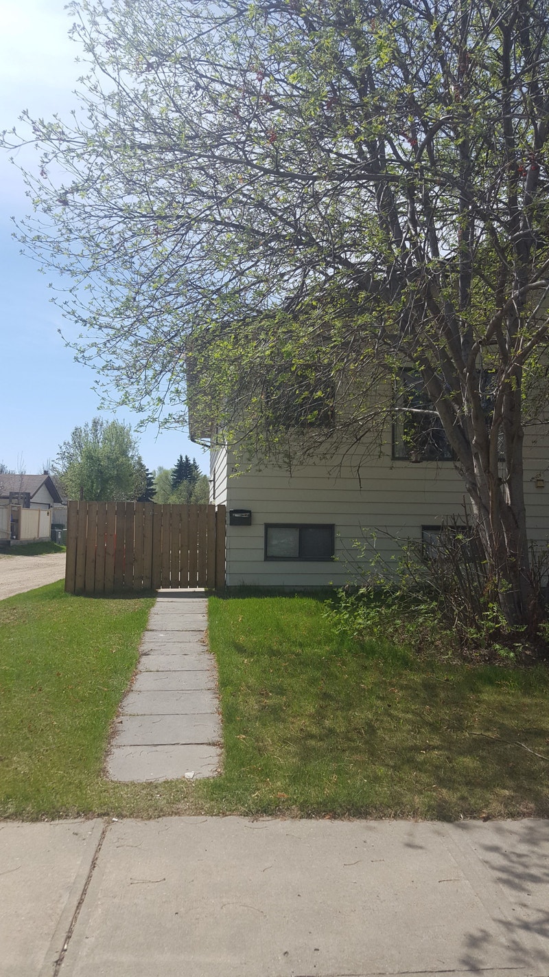 3 bedroom 2 bathroom 1/2 Duplex in Morrisroe Long Term Rentals Red Deer Kijiji
