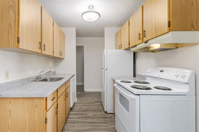 Modern Apartments with Air Conditioning - Clover Meadows - Apart in Long Term Rentals in Regina
