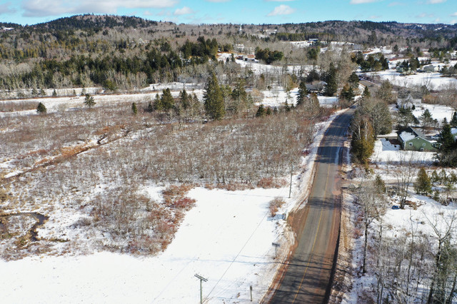 5 Acres located in the heart of the Kingston Peninsula in Land for Sale in Saint John - Image 4