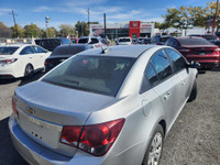 GARANTIE 1 ANS CREDIT DIRECT EN LIGNE AU WWW.AUTO-INTERNET.CA WOW 2015 CHEVROLET CRUZE TOUT EQUIPE A... (image 4)