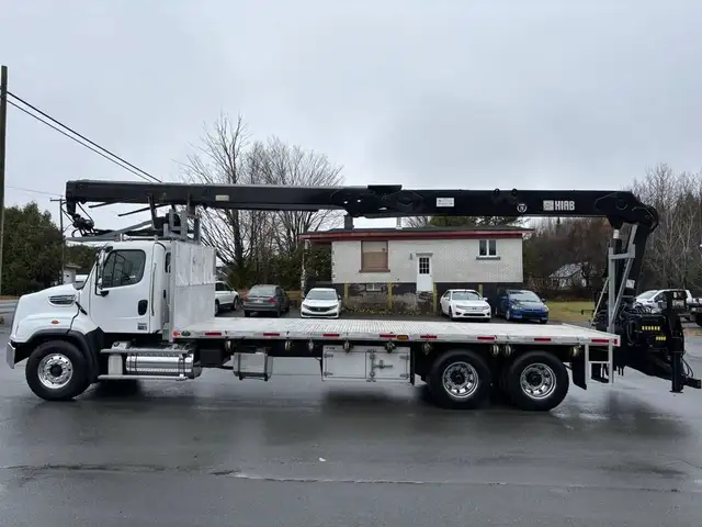 2016 Freightliner 114SD in Heavy Equipment in St-Georges-de-Beauce - Image 9