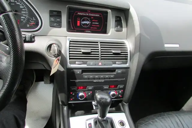 2007 AUDI Q75977915874987417618