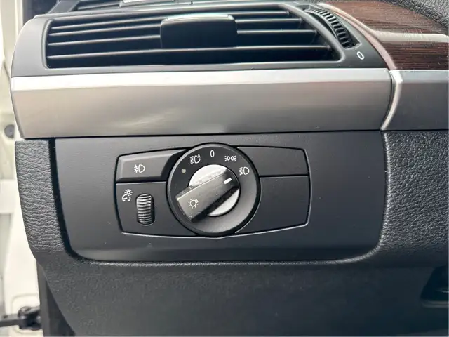 2008 BMW X5 3.0si in Cars & Trucks in Laval / North Shore - Image 18